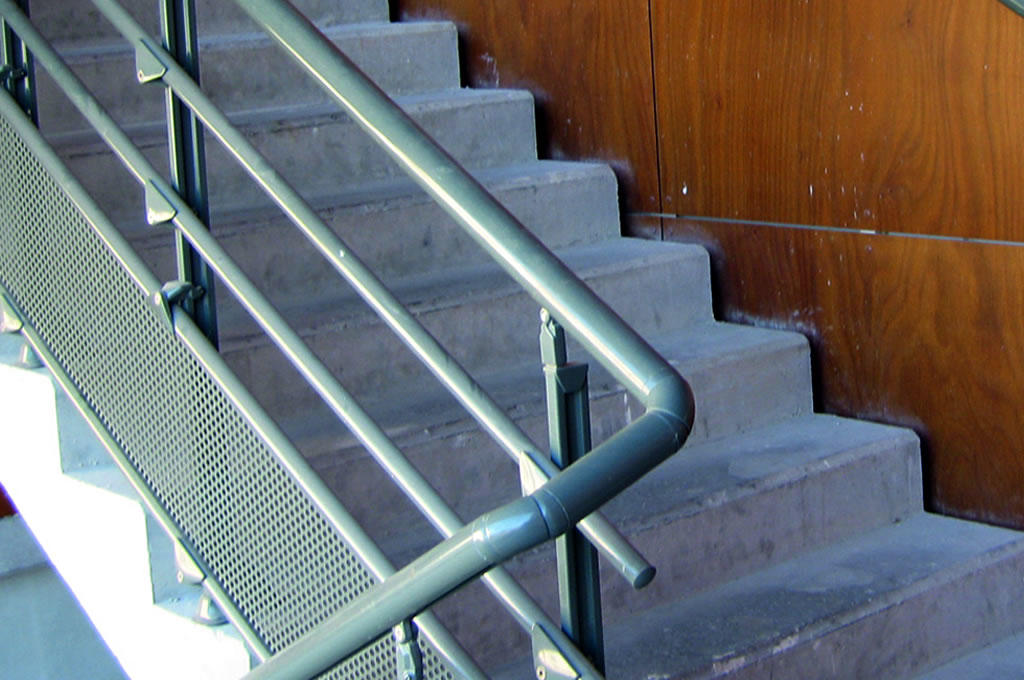 Main courante alu d’escalier