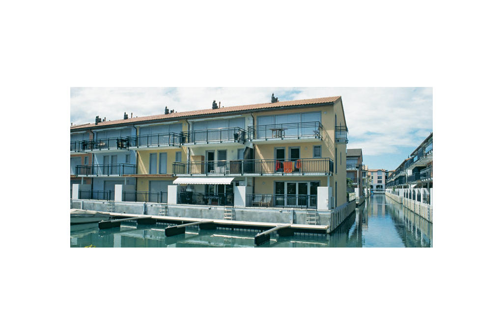 Le Bouveret Marina De Port Valais - Suisse - 06